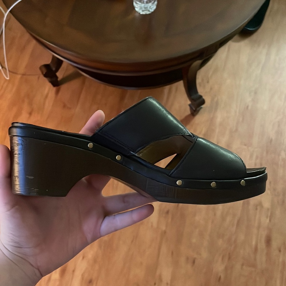 Leather heel sandles